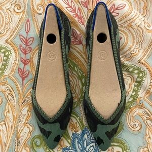 NWT/ NIB Rothy’s - Olive Camo - The Point